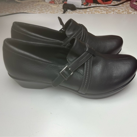 Abeo Black Leather Buckle Mules - Picture 10 of 16